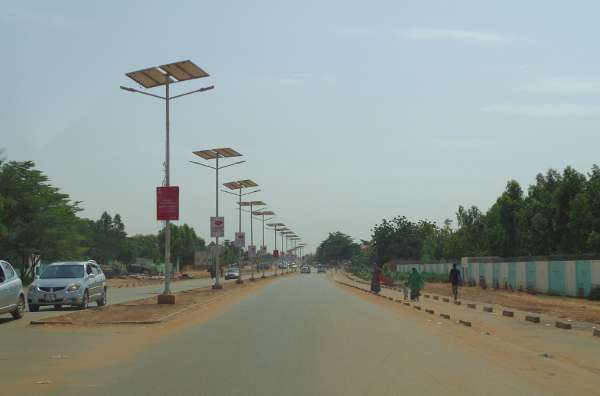 Niger_solar_streetlights_small.JPG